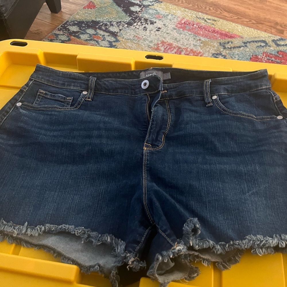 TORRID DENIM SHORTS SZ 16